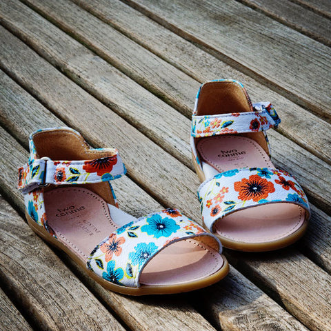 Two Con Me by PèPè Girls White Sandal with Flowers