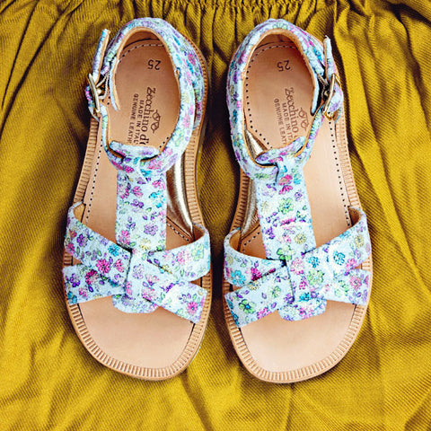 Zecchino Girls White Sandal with Flowers